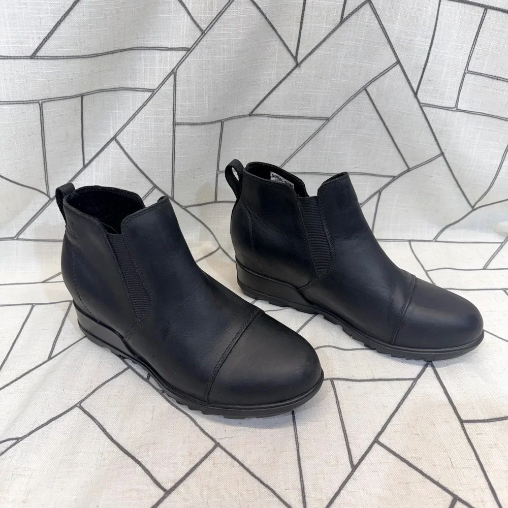 Sorel Evie Chelsea Boots Size 10 Black Leather Wedge Cap Toe NL4925-010 SEE PICS